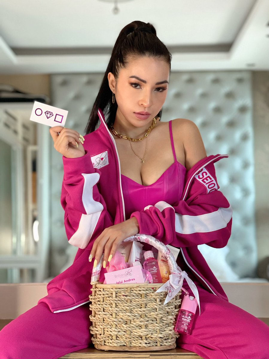 JelaiAndres's tweet photo. Pink is Brilliant! (Not for politics po, pink talaga color ng Brilliant noon pa man) 
Wow mga miloves nag trending pala ang #JelaiBrilliant kanina dito sa twitter! Thank you!🤍 Watch kayo live ni Ms Glenda / Mami Dam sa fb ngayong 11pm 🤍 @brilliantskinph @IamMissGlenda_ https://t.co/Ks6Z4T7bCs