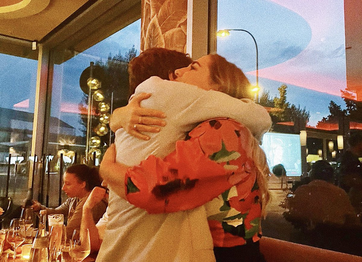 Wie schon oft: das ist Stärke &amp; Haltung. Wir brauchen auch in Zukunft mehr Politiker/innen wie <a href="/akk/">A. Kramp-Karrenbauer</a> &amp; <a href="/peteraltmaier/">Peter Altmaier</a> - denn es geht tatsächlich darum, die 3 Buchstaben CDU groß &amp; das "ich" klein zu schreiben.😉 Mit dem Verzicht machen sie den Weg frei für den Generationenwechsel.