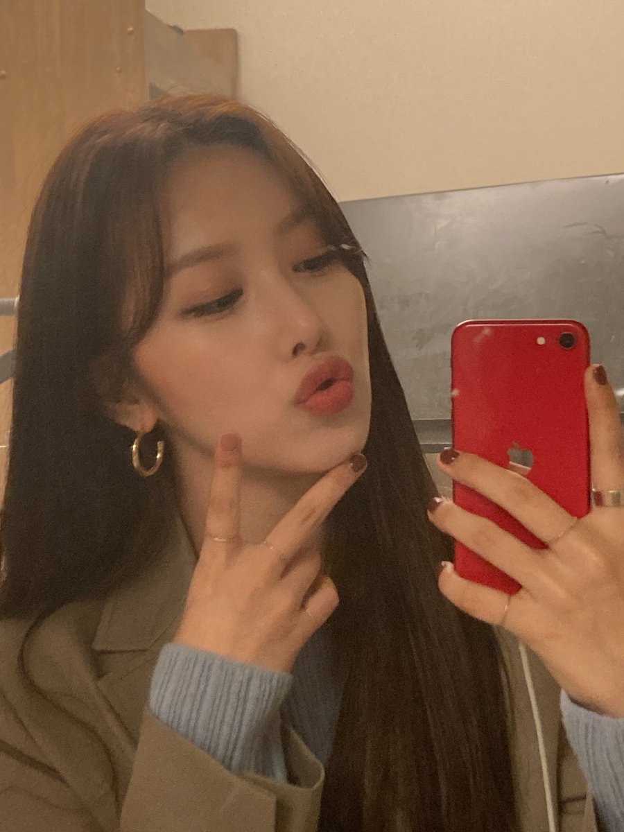 Hezz_offcl's tweet photo. 오늘 (이제 어제) 너무 고마웟슴니다🥺🤍,,,
고맙다는 말로밖에 표현이 안되네여ㅠㅠ
앞으로 더 좋은 모습으로 뵙겠습니다!
그럼 모두 좋은 밤, 좋은 주말 보내요 :)
의진이의 생일은 매년 돌아온답니다 크크 https://t.co/zeNoJOThz8