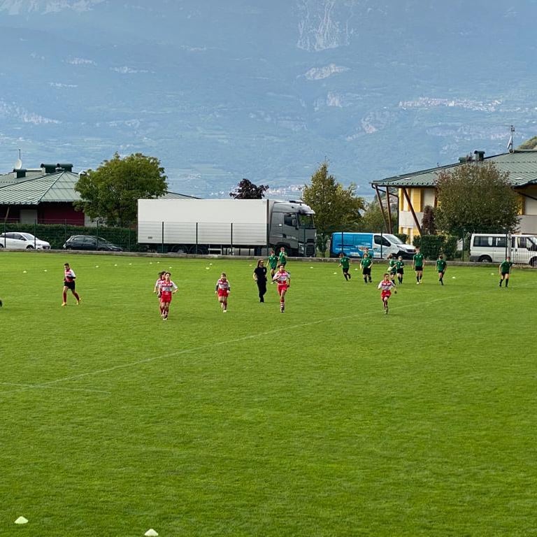 lagariarugby's tweet photo. Finalmente, dopo tantissimo tempo, è iniziato un bel fine settimana di #rugby come piace a noi!
Oggi in campo #Under13 e #Under15 #lagaria https://t.co/SljNxp88Yc