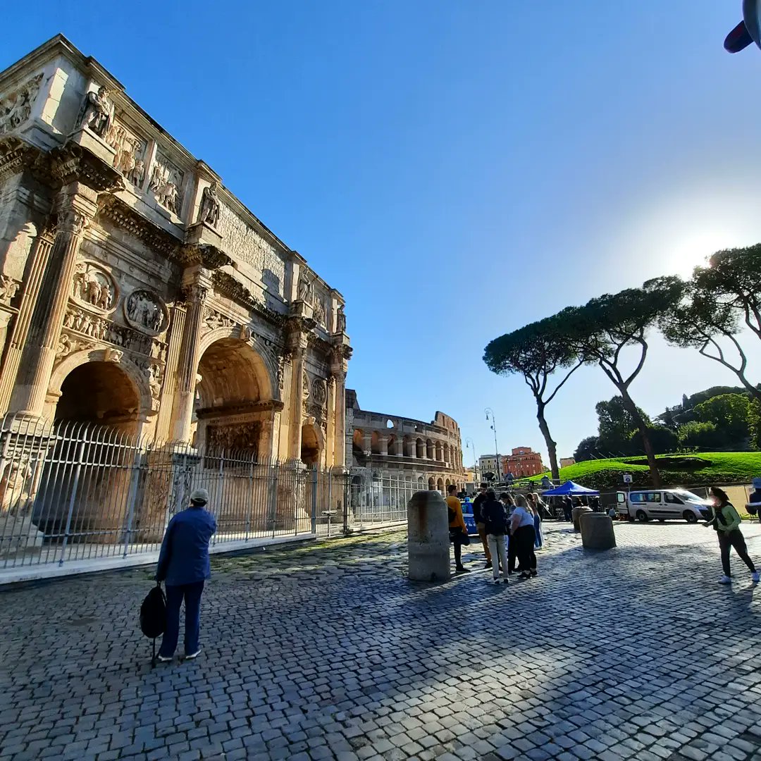 LindaAnnNolan's tweet photo. The other morning starting class at Arch of Constantine. So glad to have students back in Rome again #teachingonsiteismyjam #ancientarchitecture #archofconstantine #blueskies #studysbroad https://t.co/eoIGivcYLj