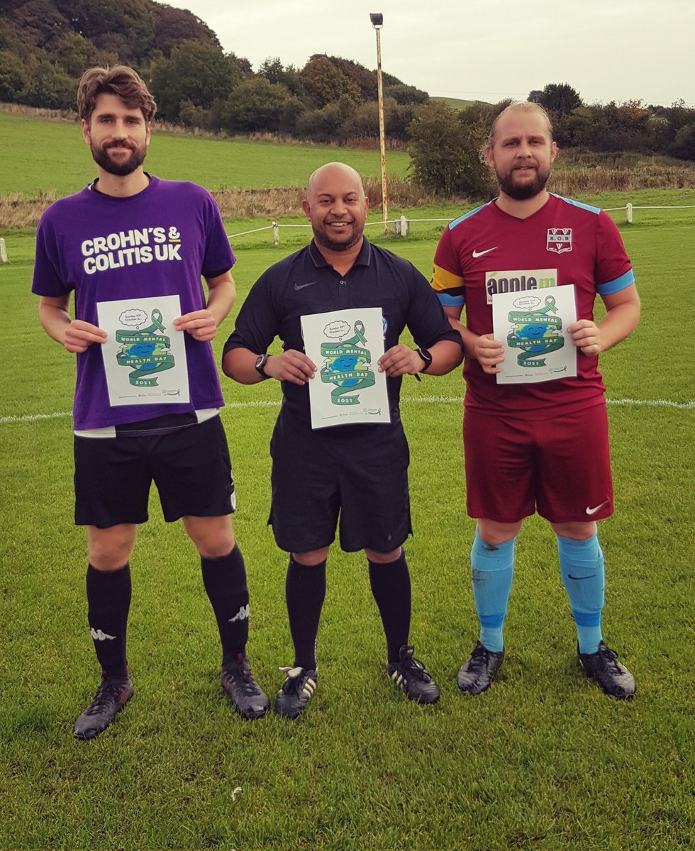 Pre match briefing and discussions on to raise awareness of mental health and services. #WMHDLeeds Thanks to @RawdonOB and @Wyke_Wanderers always good to see the support clubs give players. Great competitive game played with respect for all involved. @WYAFLOfficial @WestRidingFA