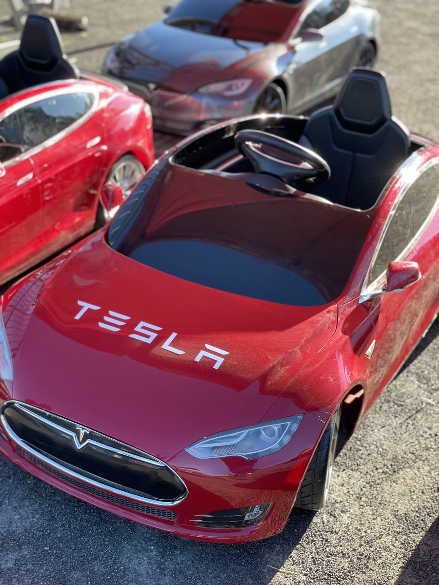 Questions wanted? When is the delivery date of the roadster 😉 <a href="/Tesla/">Tesla</a> <a href="/elonmusk/">Elon Musk</a> #gigafactory #gruenheide