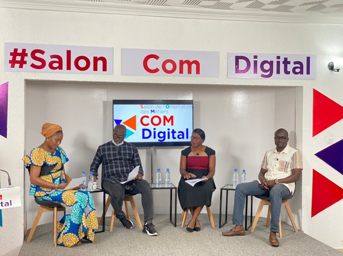 SalonComDigital's tweet photo. Enfin, on y est.
 Nous tendons vers le dernier chapitre du #SalonComDigital.
Un #Digitaltalk modéré @FatouThithi  ( Directrice de Monarch  Conakry).
Suivez le live sur zoom👉 https://t.co/QjrNMwKlIR

#SalonComDigital #orientation  #communication #digital #bachelier https://t.co/1zjqdfrqXO