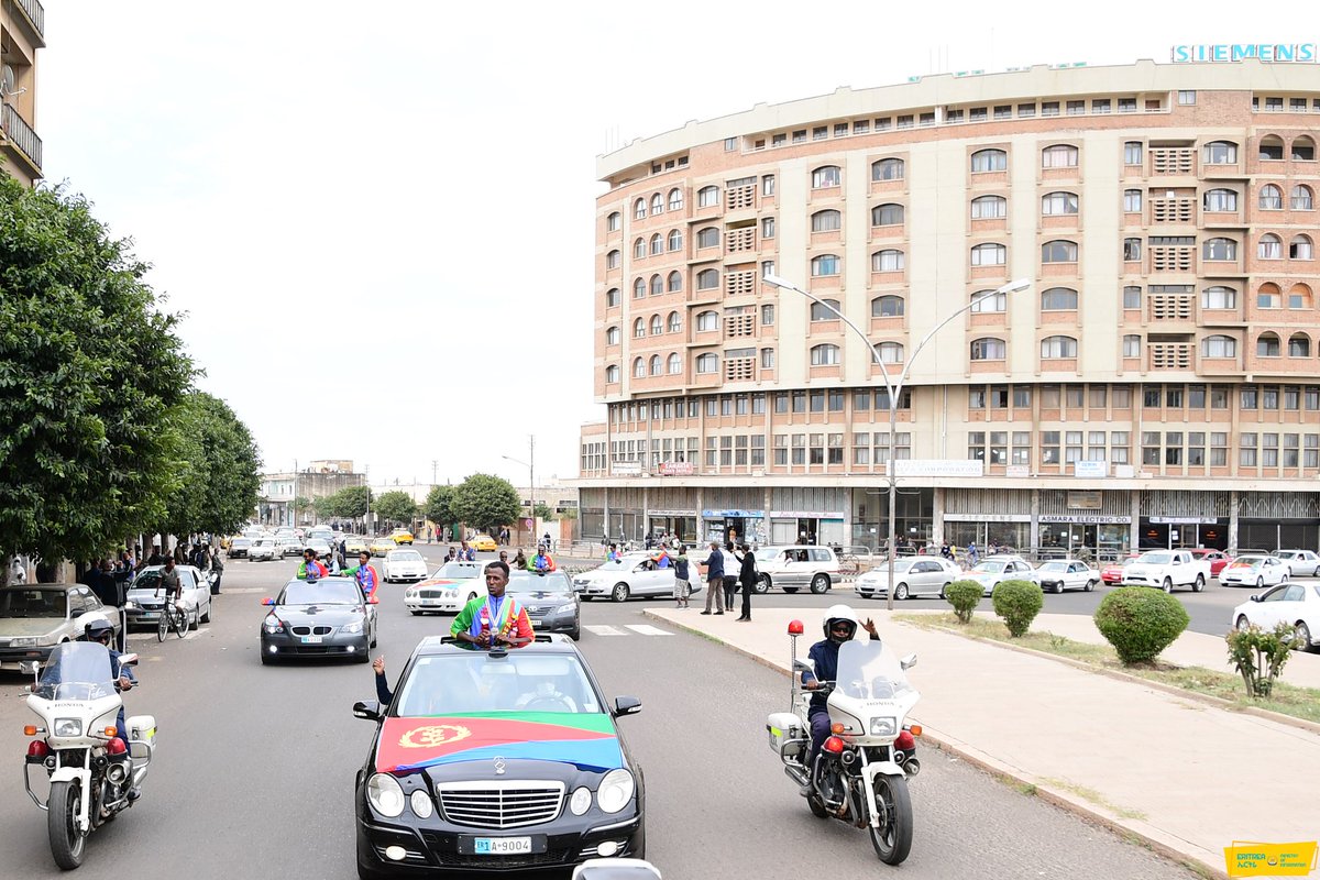 Eritrean National Cycling Team that won (Biniam) Silver Medal at U23 World Cycling Championship was accorded warm welcome by the people in the streets of Asmara. #UCIWorldChampionships #Eritrea