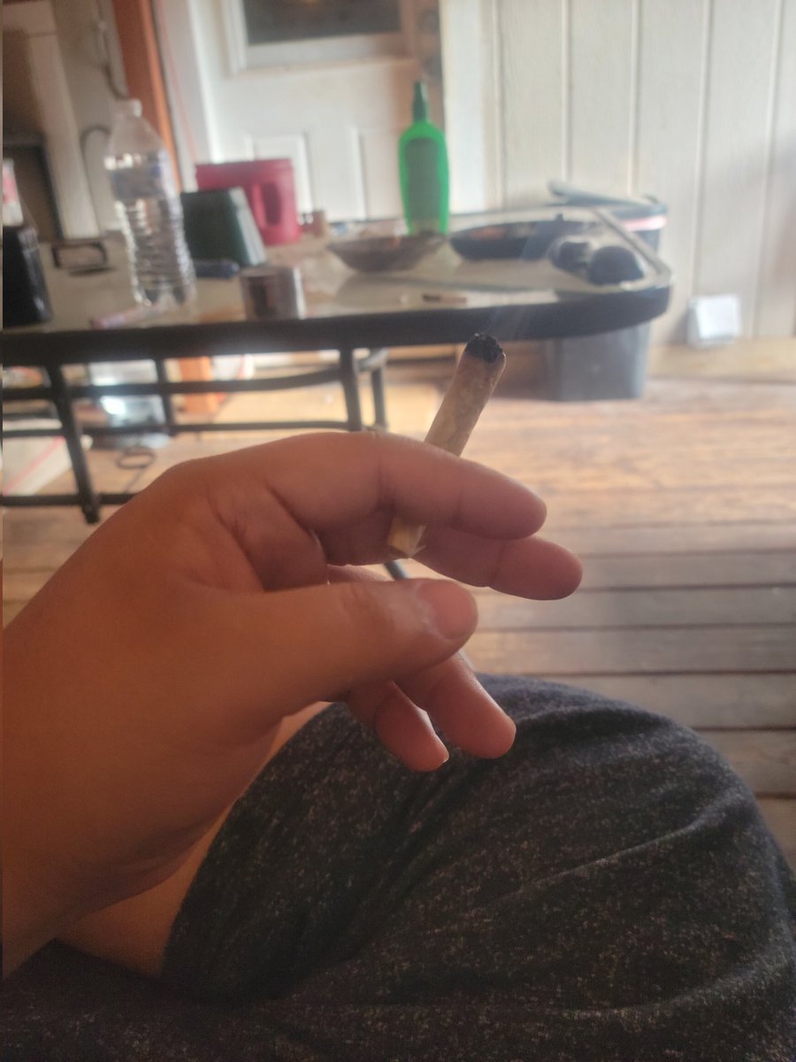 B_Dragonblade's tweet photo. I hope everyone is enjoying their Saturday morning! I sure am with wake  and bake 😌💨 #WakeAndBake #Weed #420life https://t.co/24YkHO5n6B
