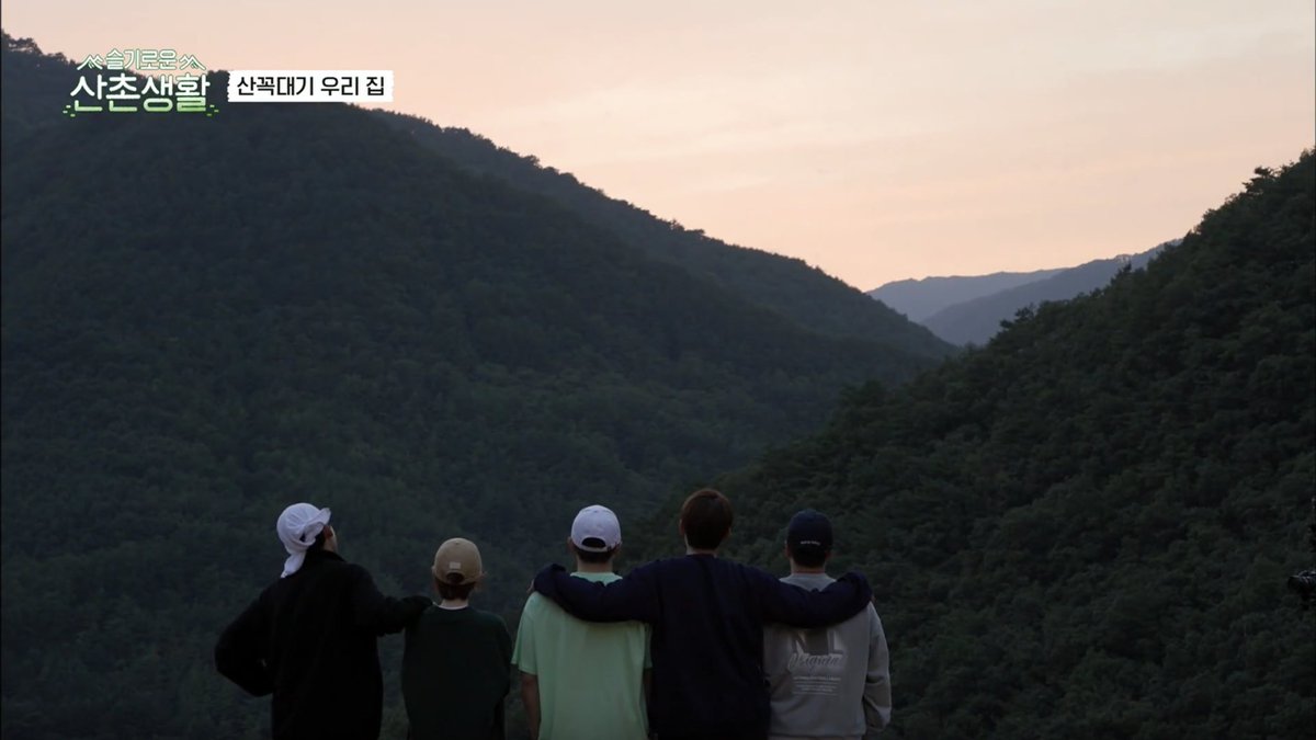 mido_mideo's tweet photo. Wise Mountain Village Life ✨🌙🌱
- A Thread - https://t.co/Yrx3jrbuyC