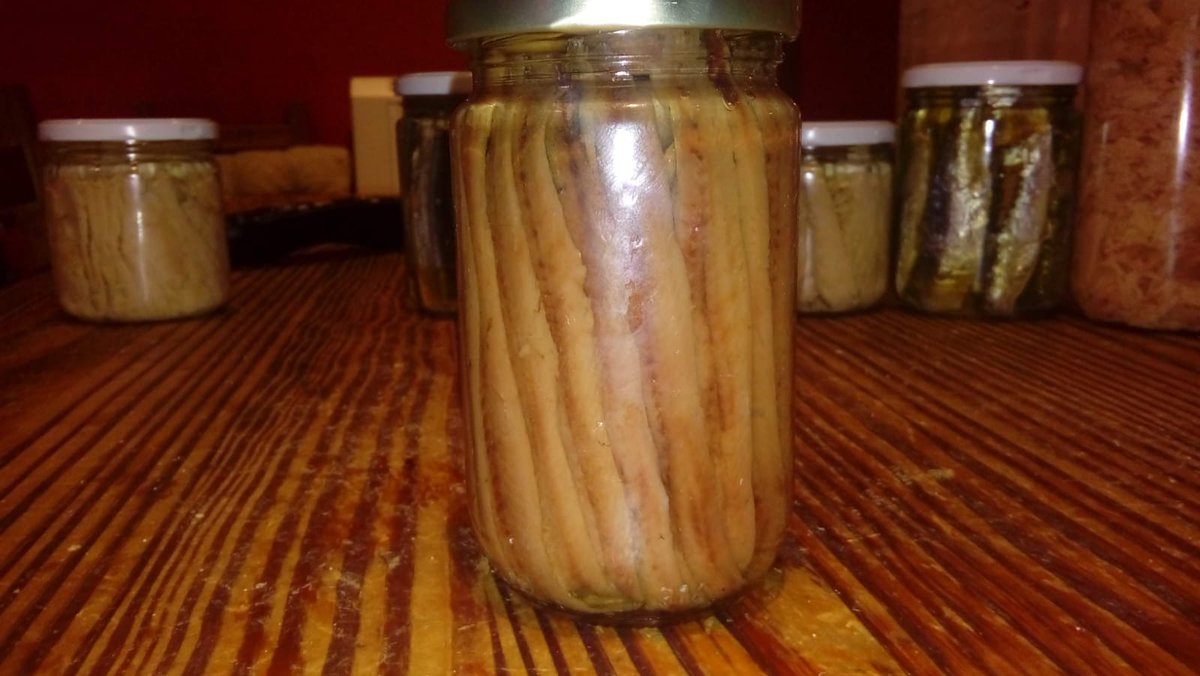 dj__varela's tweet photo. Anchoas cantábrico en girasol 16
Anchoas cantábrico oliva 17
Migas de bonito 11.50
Lomos de bonito en aceite o escabeche a 9.50
Mejillones escabeche 7.50
Agujas 9.50
Boquerones en vinagre 14 https://t.co/u93kFuykMD
