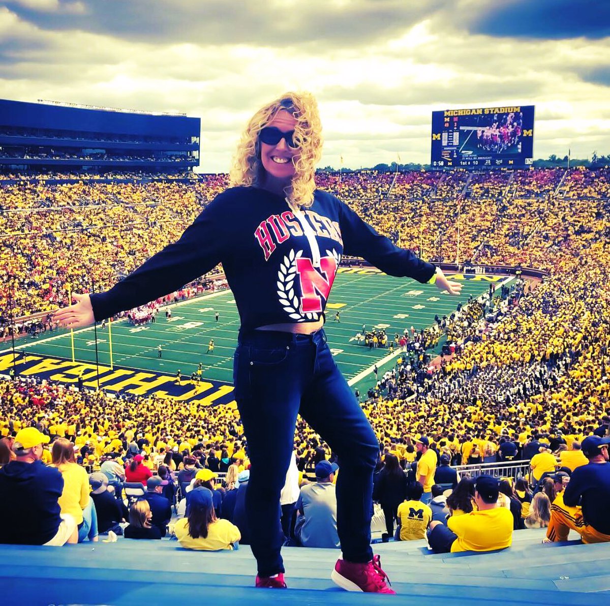 saf2564's tweet photo. In honor of playing #michigan .. one of my favorite pictures of all time! Let’s go #huskers #GBR ♥️🌽☠️🏈 https://t.co/VgJRfODa3M