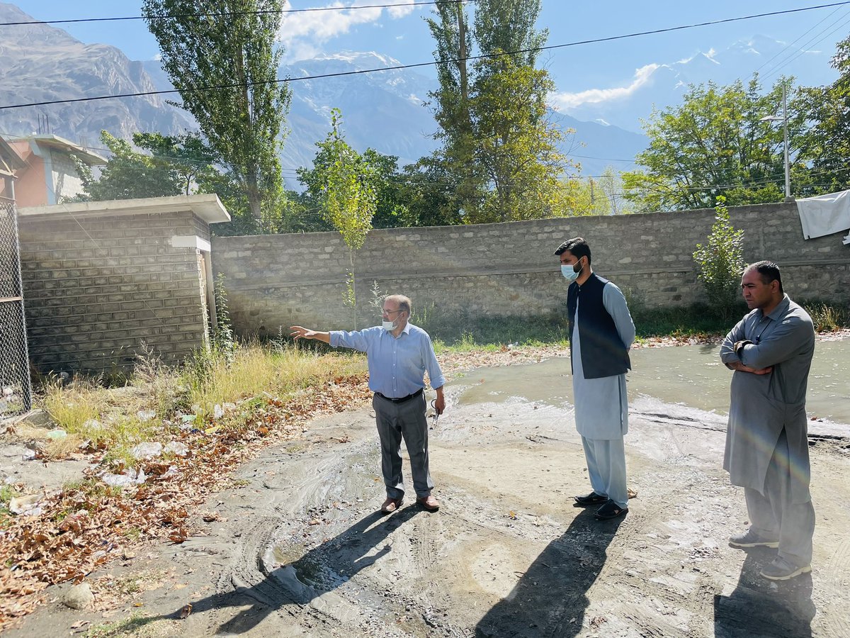 ACHunzaOfficial's tweet photo. AC Hunza visited Civil Hospital Hunza and inspected their waste disposal mechanism. 
Instructed DHO and MS Civil Hospital to get the incinerator functional as soon as possible, and come up with a proper waste disposal mechanism as per EPA directives.
@pamirtimes 
@kay2tv https://t.co/SjhxocPXhJ