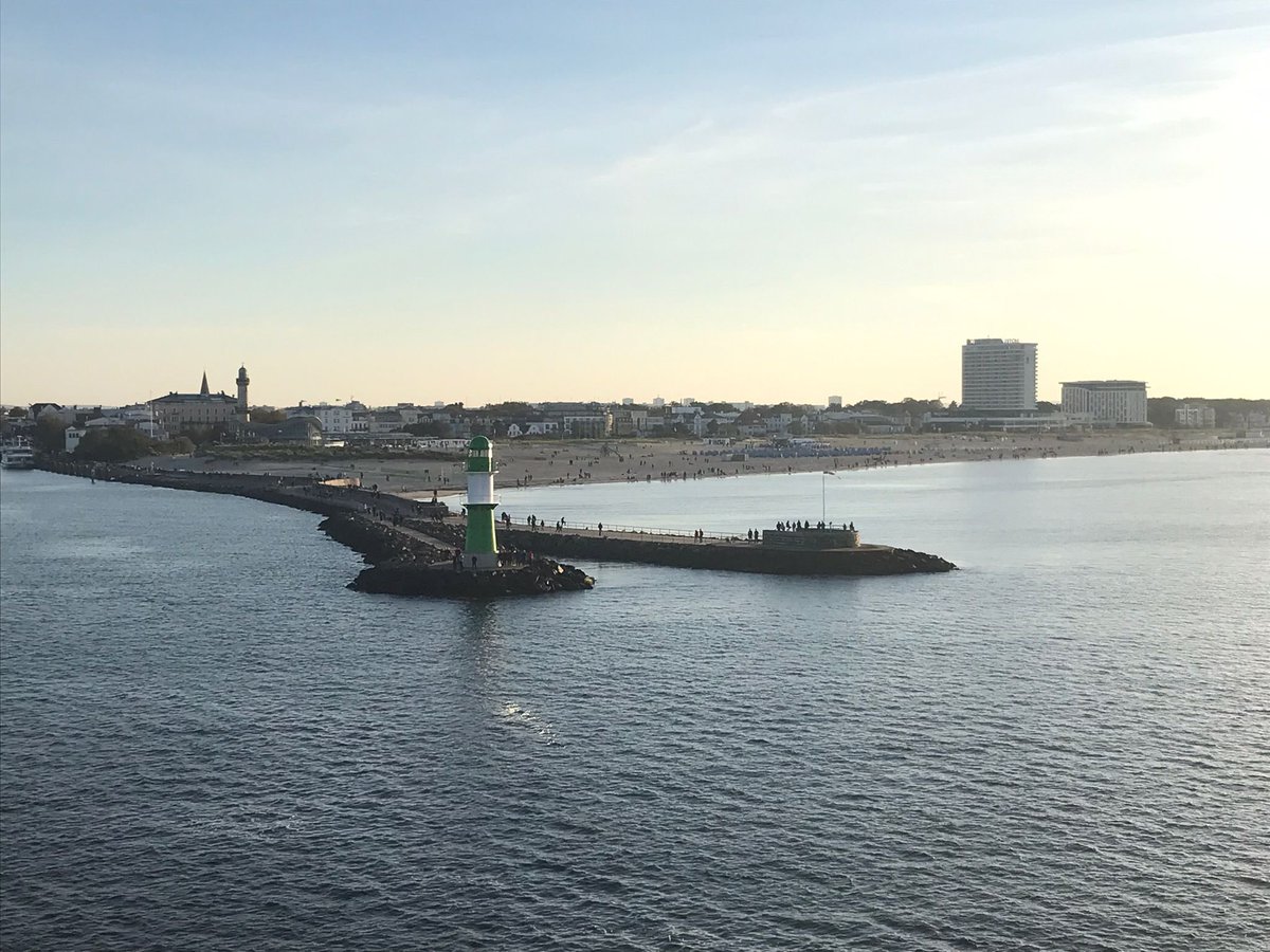 Jetzt in #Warnemünde. ❤️