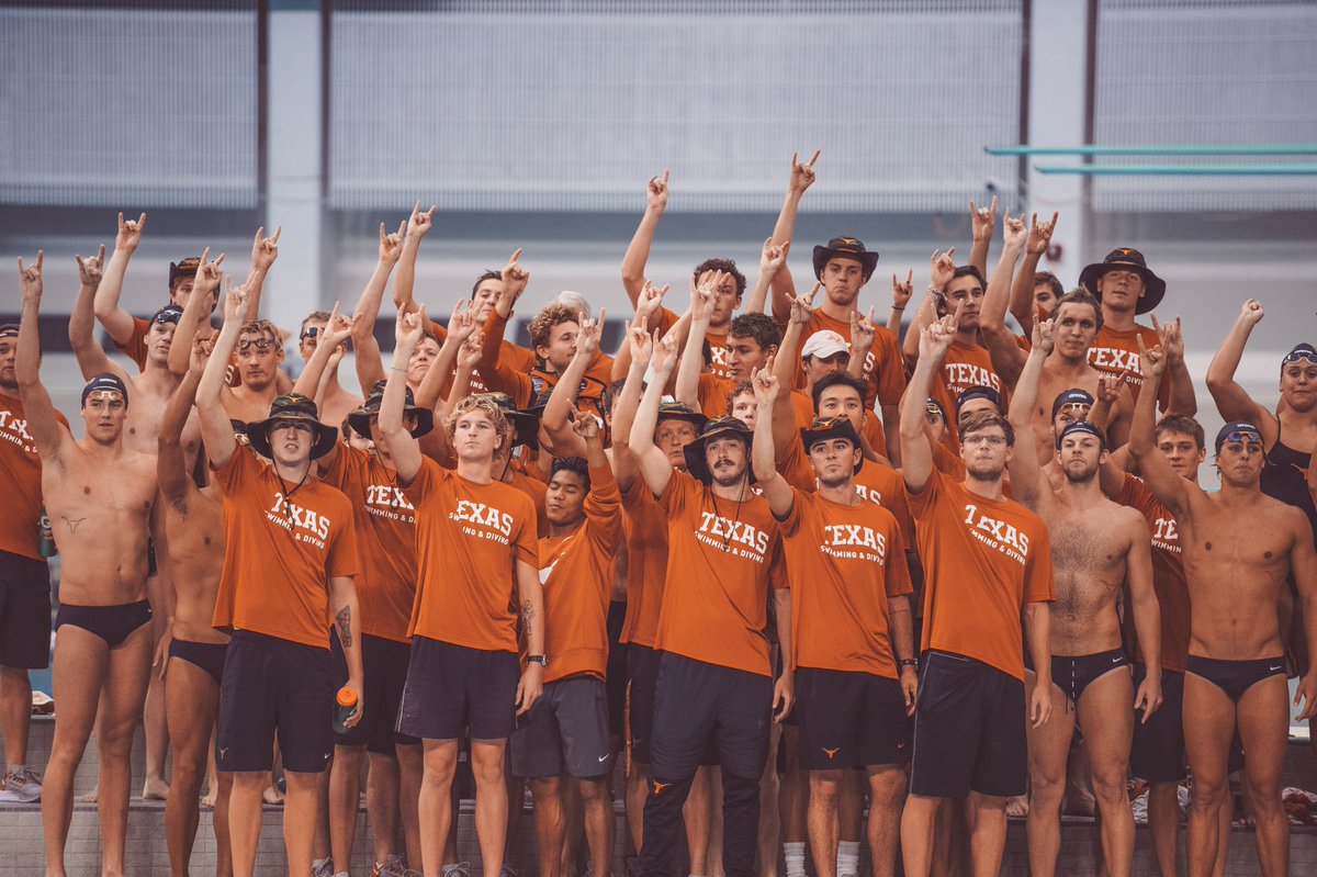 It’s 11 o’clock and… 😈
HOOK ‘EM 🤘