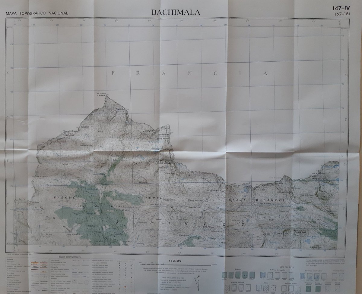 BrunoStartrekk's tweet photo. A la #cartothèque de la formation #Géographie et Aménagement, nous avons une belle collection de cartes topographiques espagnoles à l'échelle 1 : 25 000. En photos, la feuille #Bachimala qui couvre une partie du massif de la #Maladeta. #cartetopographique https://t.co/RroODAvZdx