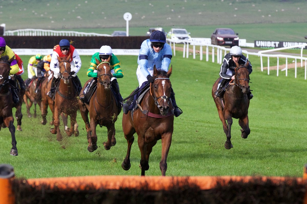 RACE 5 RESULT – <a href="/WasdellGroup/">WasdellGroup</a> Silver Trophy Handicap Hurdle (Grade 3) (GBB Race)

🥇 Orbys Legend
🥈 Didtheyleaveuoutto
🥉Amour De Nuit 

Jockey: <a href="/tjobrien12/">Tomas O'Brien</a>

Trainer: <a href="/PJHobbs1/">Philip Hobbs & Johnson White Racing</a>

Owners: <a href="/highclereracing/">Highclere</a>

#UnibetJumpsOpener #ChepstowRaces