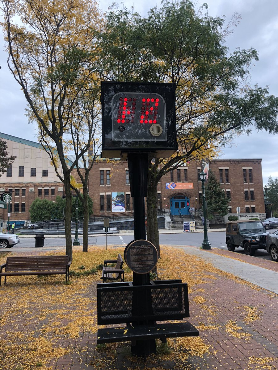 12 Days until the @nyknicks play regular season basketball! 

Picture: Shot Clock in downtown Syracuse, NY commemorating it’s invention in the city. #thechroknickle https://t.co/Klt44NWjnT