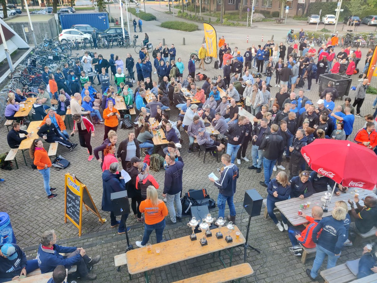 Grachtenrace's tweet photo. De prijswinnaars Grachtenrace Amsterdam 2021 dames
1. Lyste Beer
2. Lyts Frisa
3. Elle 6 https://t.co/CY9fYUvRBX