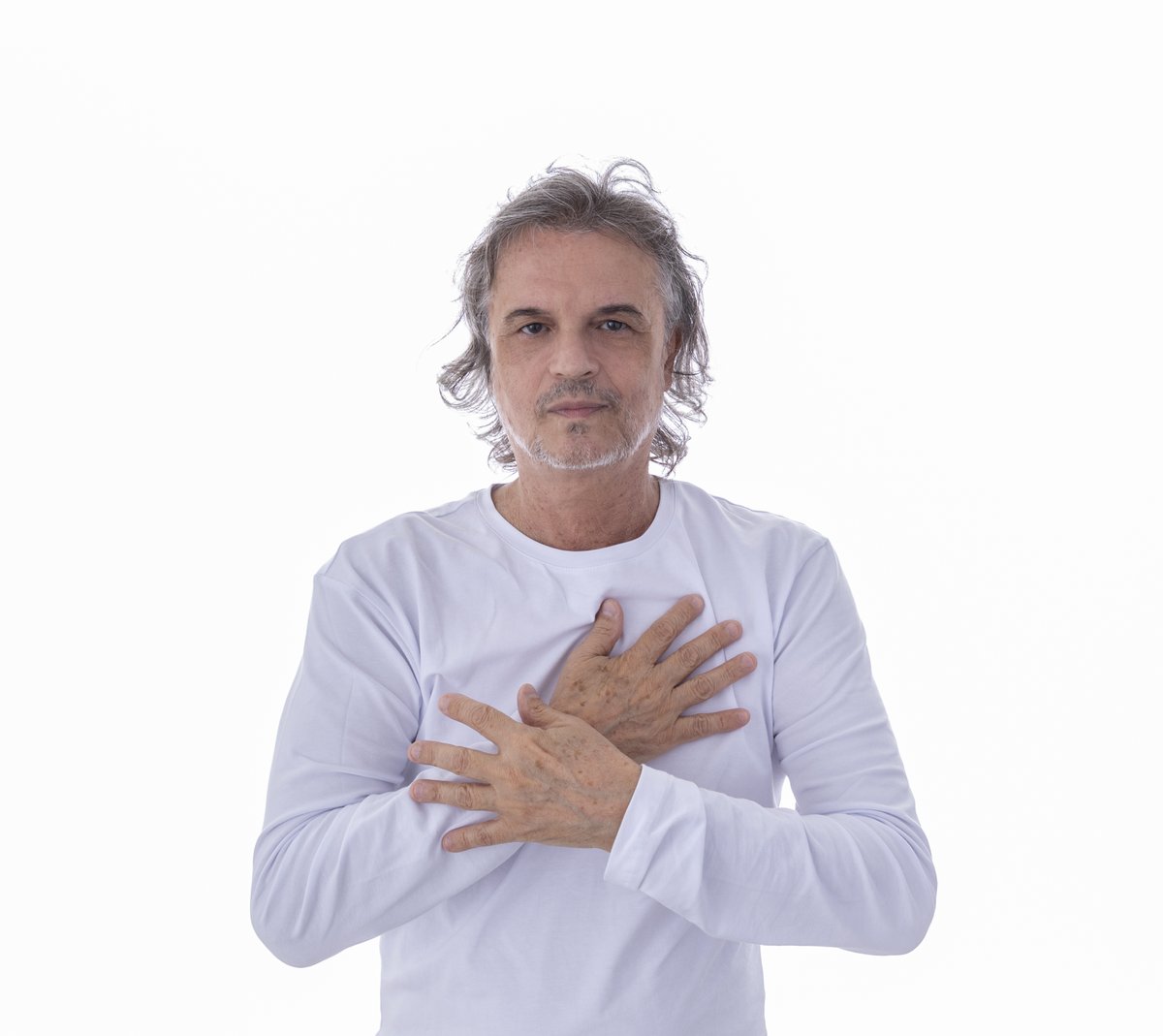 Resenhando's tweet photo. Entrevista: #DadiCarvalho mostra seu lado autoral no CD #TodoVento. Ele foi integrante de um dos grupos mais emblemáticos dos anos 70 (#NovosBaianos). Já tocou com vários artistas e bandas e é considerado um dos melhores baixistas da atualidade. Confira👇🏻
https://t.co/BkyMWnGCqI https://t.co/TMtgPOUVCI