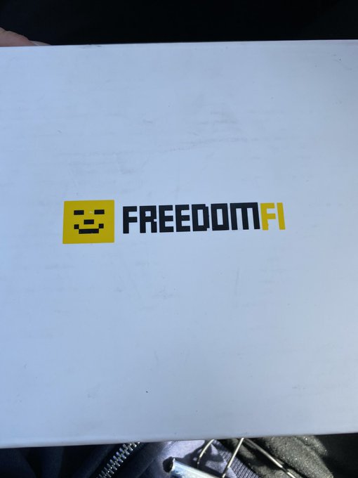 #ThePeoplesNetwork My #Helium #FreedomFi came yesterday! 5G Network🤑 I&rsquo;ll post the set up later tonight<a href="/tag/thepeoplesnetwork"class="tags">#ThePeoplesNetwork</a><a href="/tag/helium"class="tags">#Helium</a><a href="/tag/freedomfi"class="tags">#FreedomFi</a>