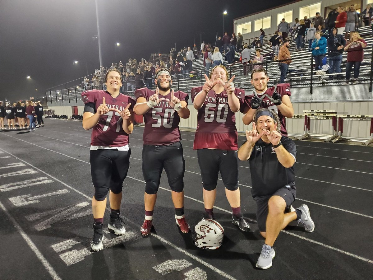 My Oline> Your Oline 📸 <a href="/DuhawkQB8/">Koeppel</a>