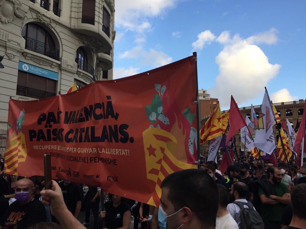 A punt d'arrencar la manifestació de #9Octubre recuperem els carrers per guanyar la llibertat! #SomPaïsosCatalans