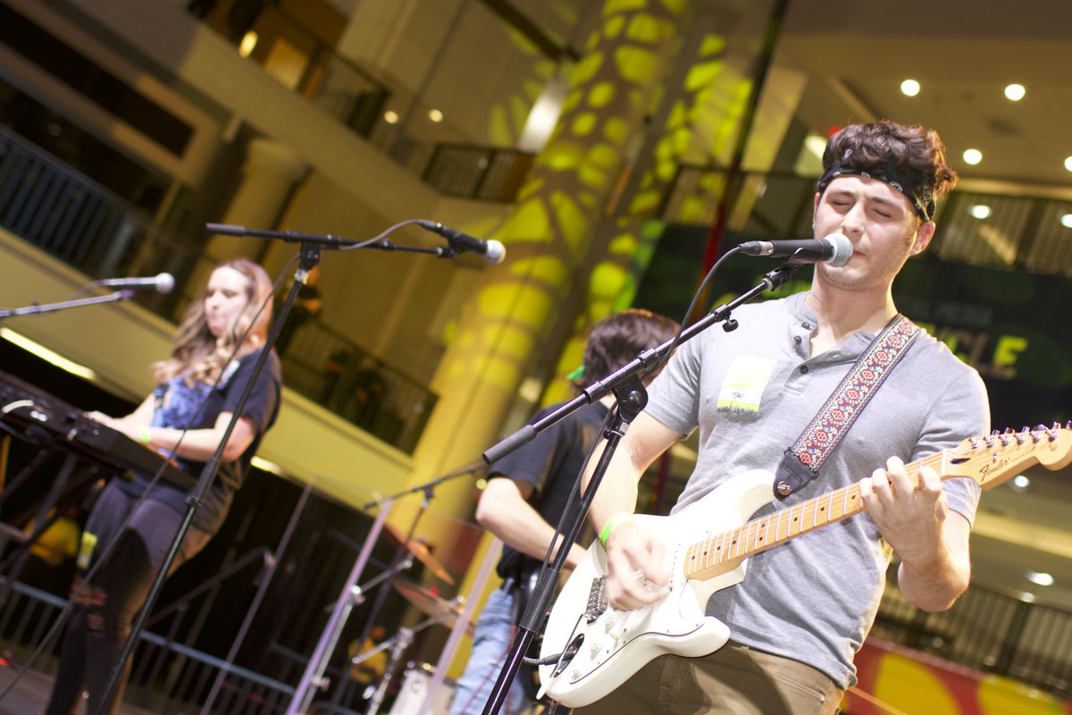 TowerCityCLE's tweet image. A recap of our first-ever #BattleOfTheLand! Such an incredible night filled with music. Truly a memorable night! Check out our Facebook page for more concert pics. @OfficialBlaYzee @VelmaPunch @LittleGFresh @whosavedwhocle facebook.com/media/set/?van…