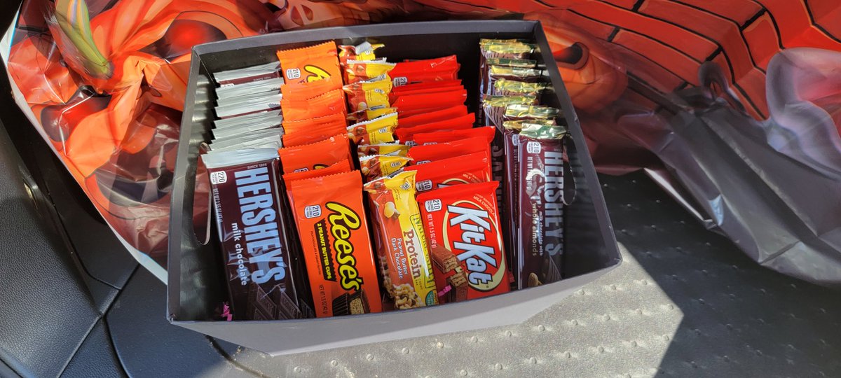 A little TFB trunk or treat to help energize the teams through October. Thanks <a href="/BKnollRetail/">Brittany K</a> for helping me come up with the idea! @ChadTFB <a href="/Carballo_Nick/">Nick Carballo</a> <a href="/MattHaven/">Matt Haven</a>