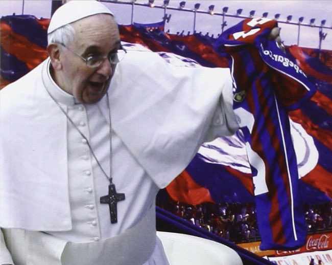 A #SanLorenzo c’è una squadra che porta lo stesso nome e gli stessi colori del <a href="/SanLorenzo/">San Lorenzo</a>, la famosa squadra argentina tifata dal Papa. Ma potrebbe ritrovarsi senza il suo campo di gioco che sta per essere smantellato. Scriveremo una lettera a <a href="/Pontifex_it/">Papa Leone XIV</a> per venire a trovarci.