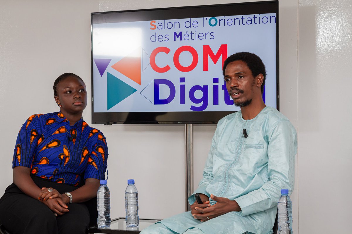 SalonComDigital's tweet photo. Ici en images, la première #masterclass du #saloncomdigital.
Merci à l'Université Mercure International de Guinée.

#SalonComDigital #orientation  #communication #digital #bachelier #etudiant #lacomestunmetier #guinee #formation https://t.co/wCCgBAdLpE