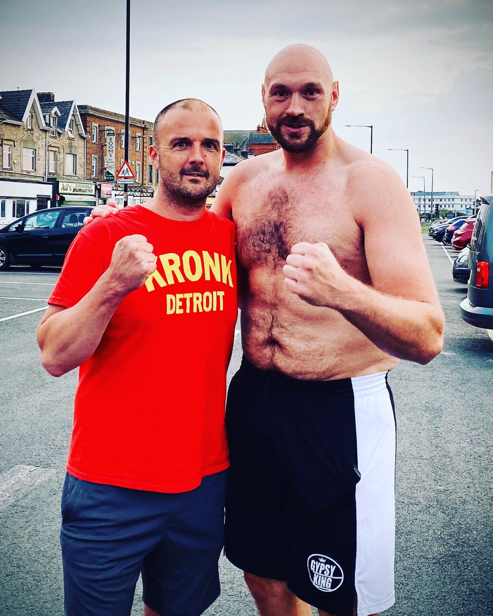 TeamKirkBoxing's tweet photo. I just want to wish the big man all the very best. We made the 2nd fight, sadly not there tonight. Early KO would be good @Tyson_Fury ππ₯ @owenkirk_ #boxing #FuryWilder3 #dosser #TKB #TheCaptain #TeamKirkBoxing https://t.co/is6dgxPkAe