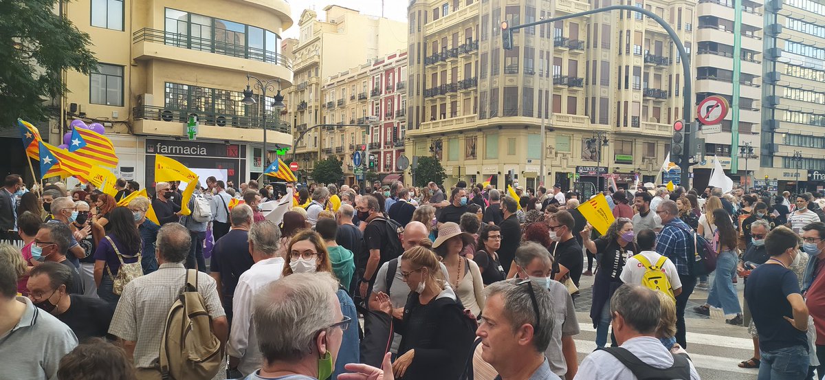 ArnauPadro's tweet photo. Manifestació del 9 d'octubre a València https://t.co/r3I1XDoO1R