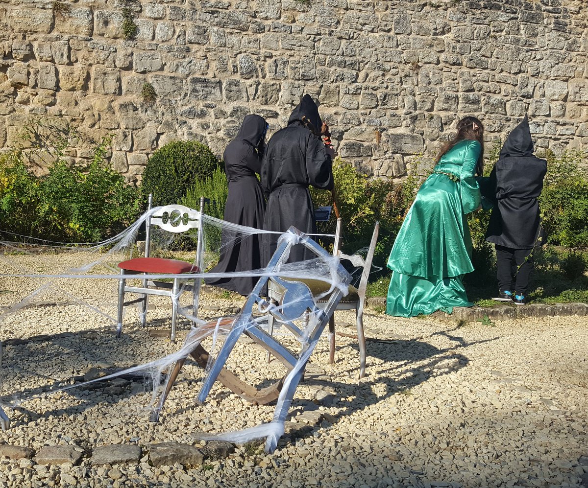 jmcorti57's tweet photo. La fête de la #sorcière à #Rodemack #Moselle #Mosel https://t.co/tSELeIhElN
