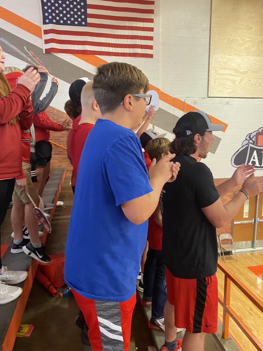 WamegoW's tweet photo. Fun to see our middle schoolers getting excited and supporting the girls at MS league volleyball.  Go Raiders! https://t.co/yu6wI1tY0G