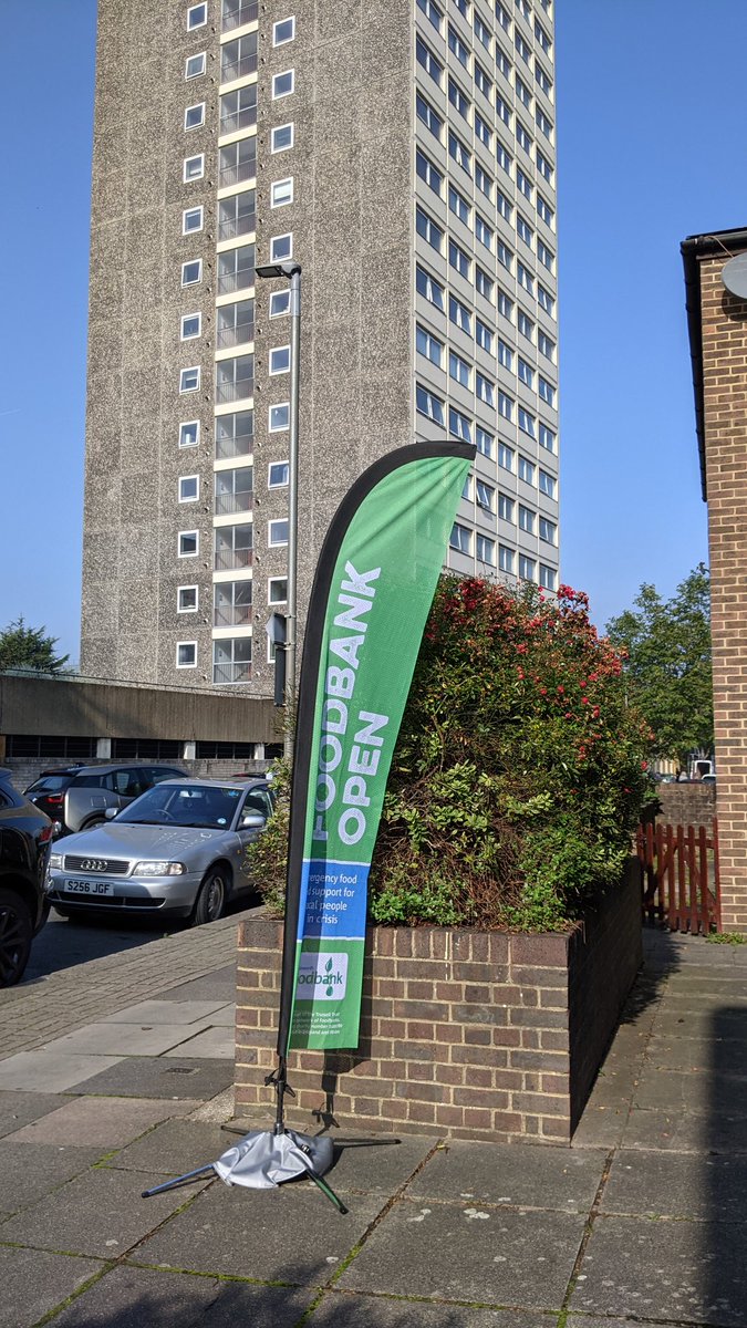 Absolutely heartbreaking at the #foodbank this morning in #Battersea. 

A 64-year-old gentleman in tears about the #UniversalCredit cut, wondering how he's going to be able put the heating on this winter. 

It's for people like him that we need @RishiSunak to #KeepTheLifeline.