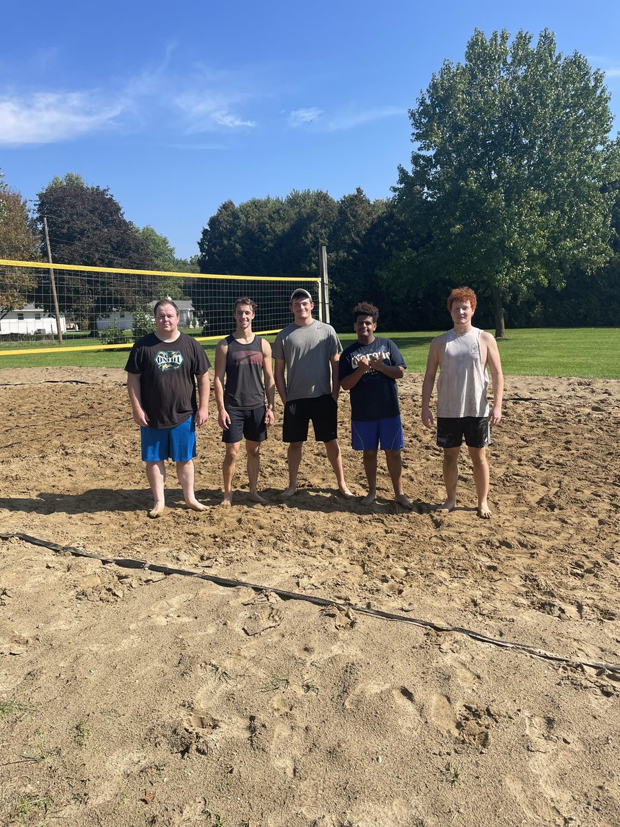 ManUintramurals's tweet image. Congrats to the winners of the homecoming sand volleyball tournament!