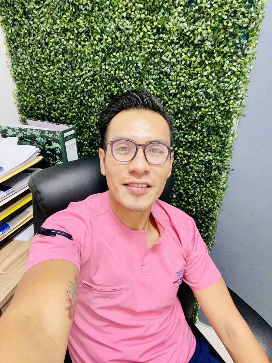 Iyadu's tweet photo. Me extrañaron…. aquí andamos! #jefe #dentist #pdc https://t.co/TZDtCeAbzK