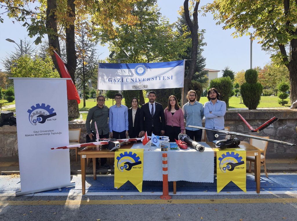 Gazi Üniversitesi Rektörümüz Prof. Dr. Musa Yıldız, Merkez kampüsteki standımızı ziyarette bulundu. Gazi Üniversitesi Makine Topluluğu olarak yaptığımız projeleri ve çalışmaları anlatma fırsatımız oldu. ✈🔧⚙