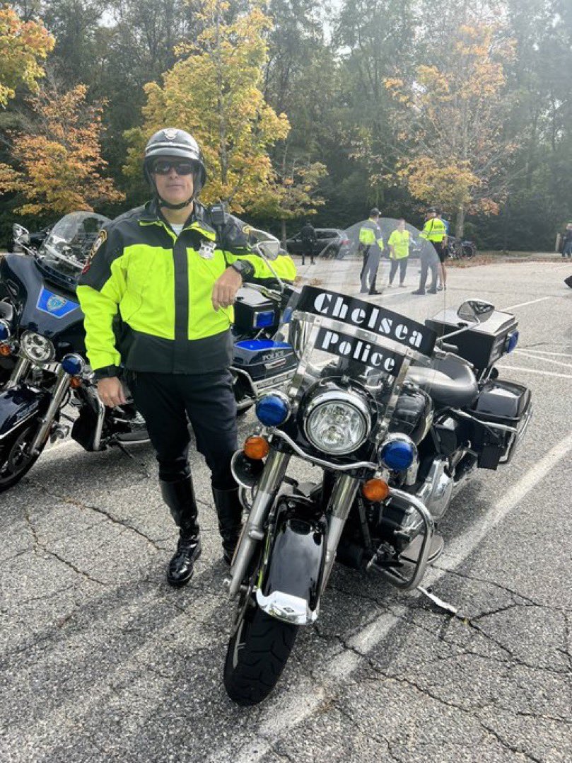 ChelseaScanner's tweet image. The Ninth Annual Ride-To-Remember Springfield charity event took place this morning, all bicycle riders were escorted by police motorcycles from all over NewEngland including our very own @CityofChelseaPD #RideToRemember #FallenButNotForgotten