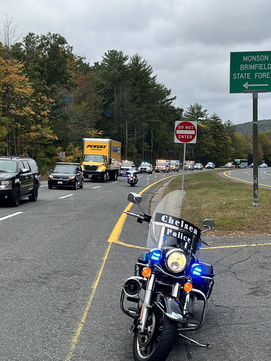ChelseaScanner's tweet image. The Ninth Annual Ride-To-Remember Springfield charity event took place this morning, all bicycle riders were escorted by police motorcycles from all over NewEngland including our very own @CityofChelseaPD #RideToRemember #FallenButNotForgotten