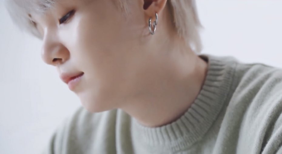 d2wings's tweet image. him ♡