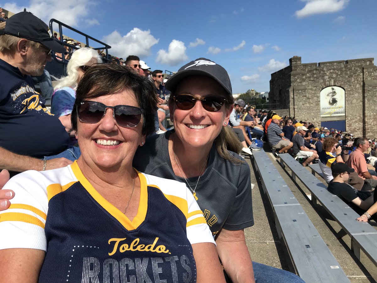 SFlow83's tweet image. #gorockets   Enjoying our Homecoming and cheering the ROCKETS!