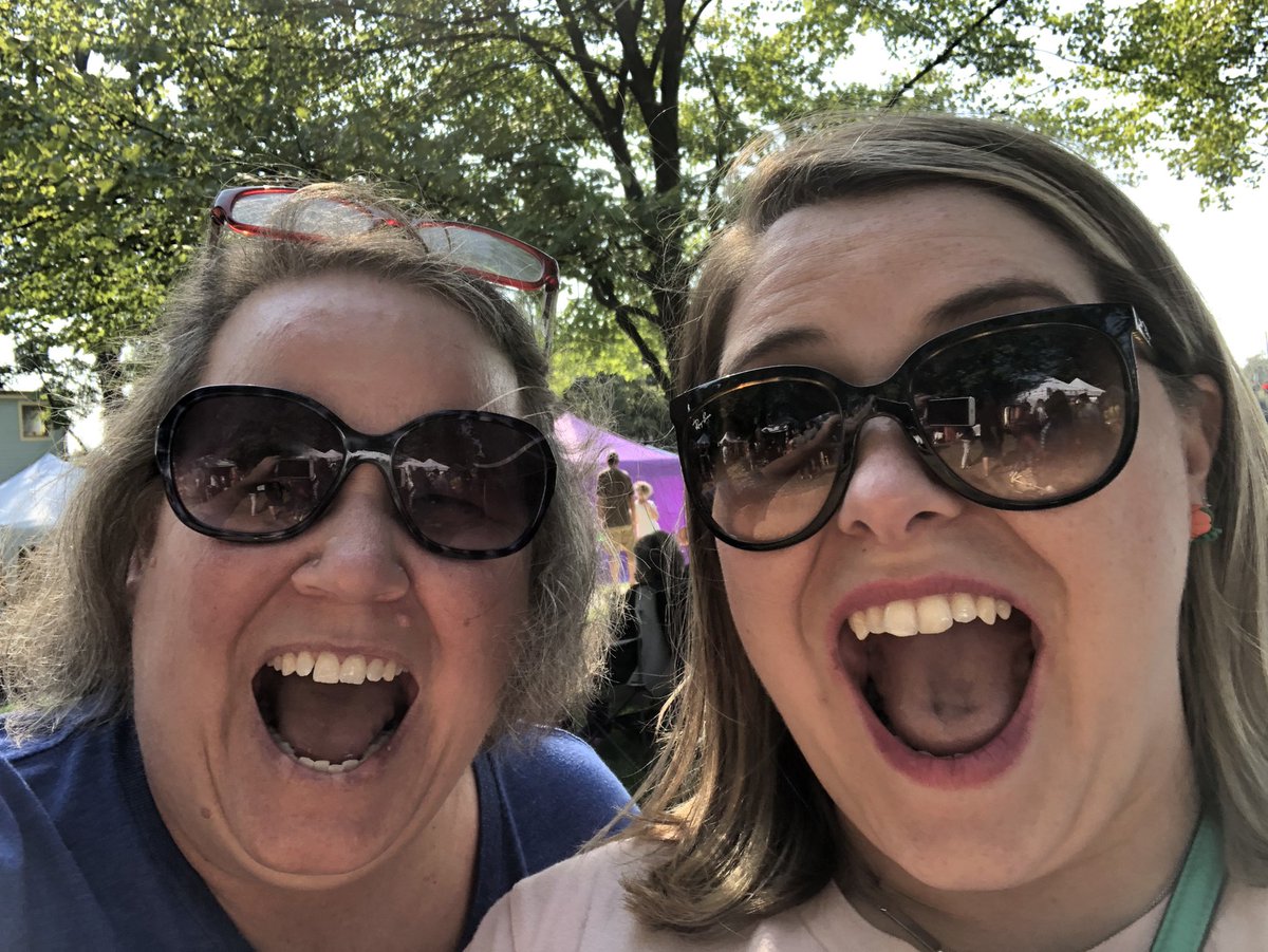 RebeccaBarker70's tweet photo. Spending the day in beautiful Bardstown with my KyCHARGE crew! A little shopping before lunch. @KyCharge @king_wendym @DrJWEvansJr @usedgov @KEDC1 #LeadTheCHARGE #kycharge #DiggingKY https://t.co/7FccqRdr1l