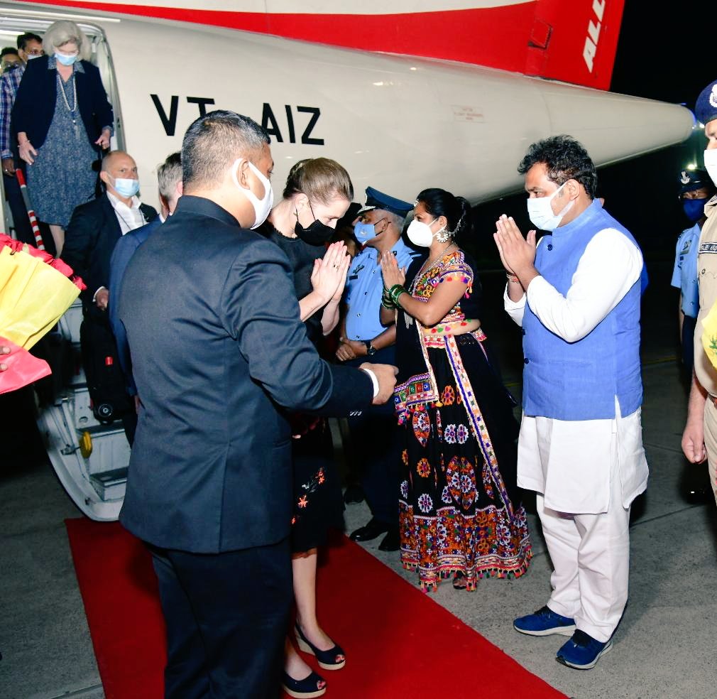 Welcoming the Prime Minister of #Denmark Mrs. Mette Frederiksen at #Agra airport on her first visit to India.
#GreenStrategicPartnership @Statsmin @UPGovt @BJP4India @BJP4UP