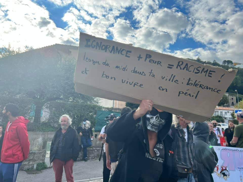 MRessiguier's tweet photo. Rassemblement aujourd’hui à #Sumene pour demander la dissolution de la #LigueDuMidi à l’initiative de l’association #Bureau613
#OnLacheRien
#ExtremeDroite
#NoPasaran
#Dissolution https://t.co/tcHb55xbIw