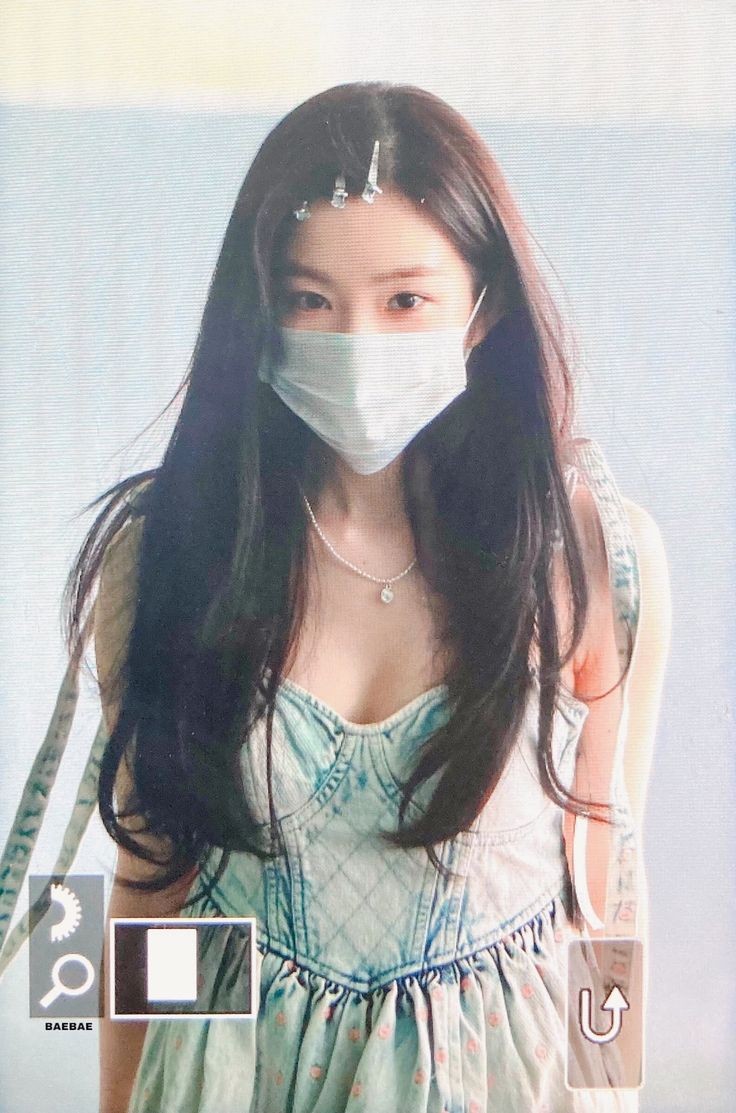 i'm still waiting for a photo of this look from renebaebae