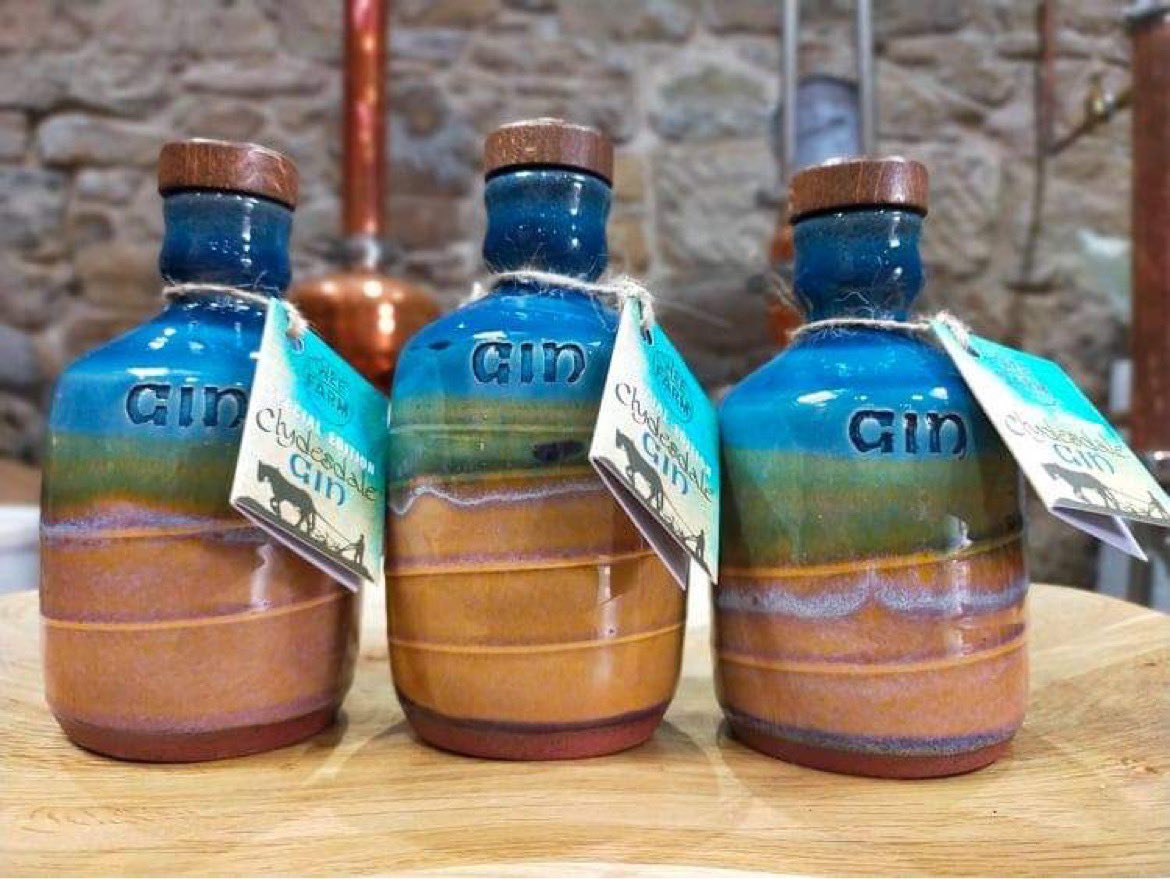 Our beautiful new decanters full of Clydesdale Gin. Limited amount available in the UK at theweefarmdistillery.co.uk/product-page/c…