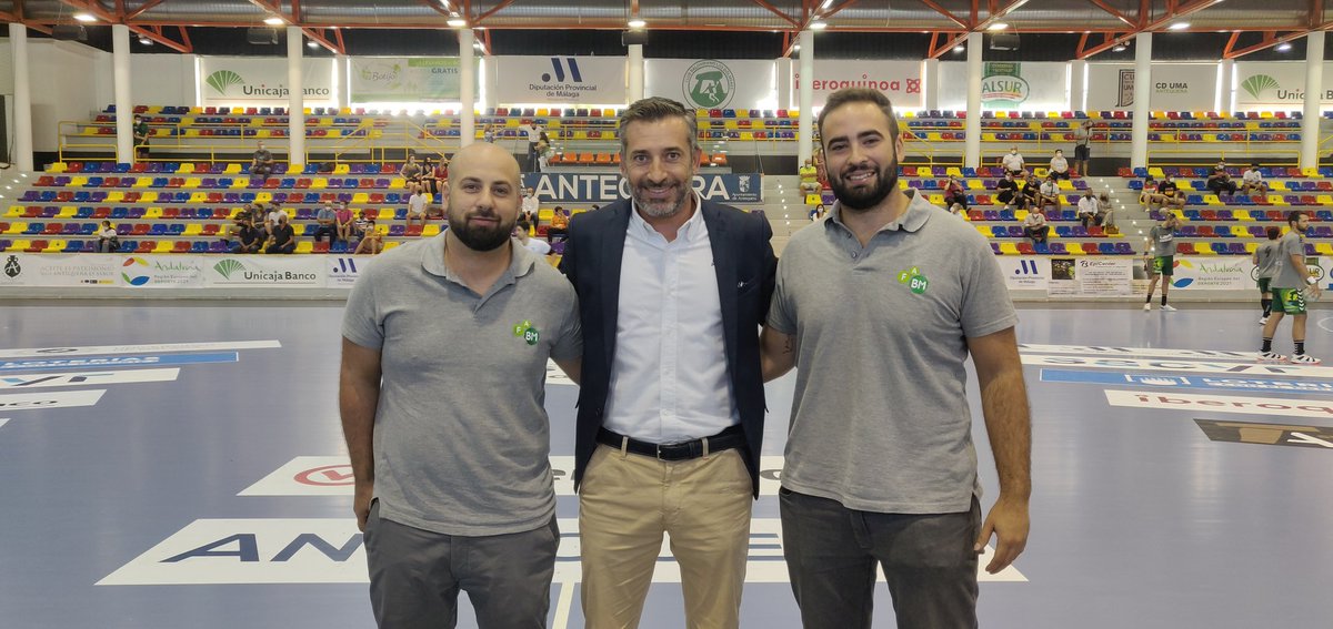 Jornada de <a href="/ASOBAL/">ASOBAL</a> en Antequera
@IberoquinoaABM - <a href="/BMGranollers/">BM Granollers</a> 

Mesa:
@Mr_AlexParadas 
<a href="/Danidtm86/">Daniel de la Torre</a> 

Delegado asobal: 
<a href="/sergio_gallar/">Sergio Gallardo</a>