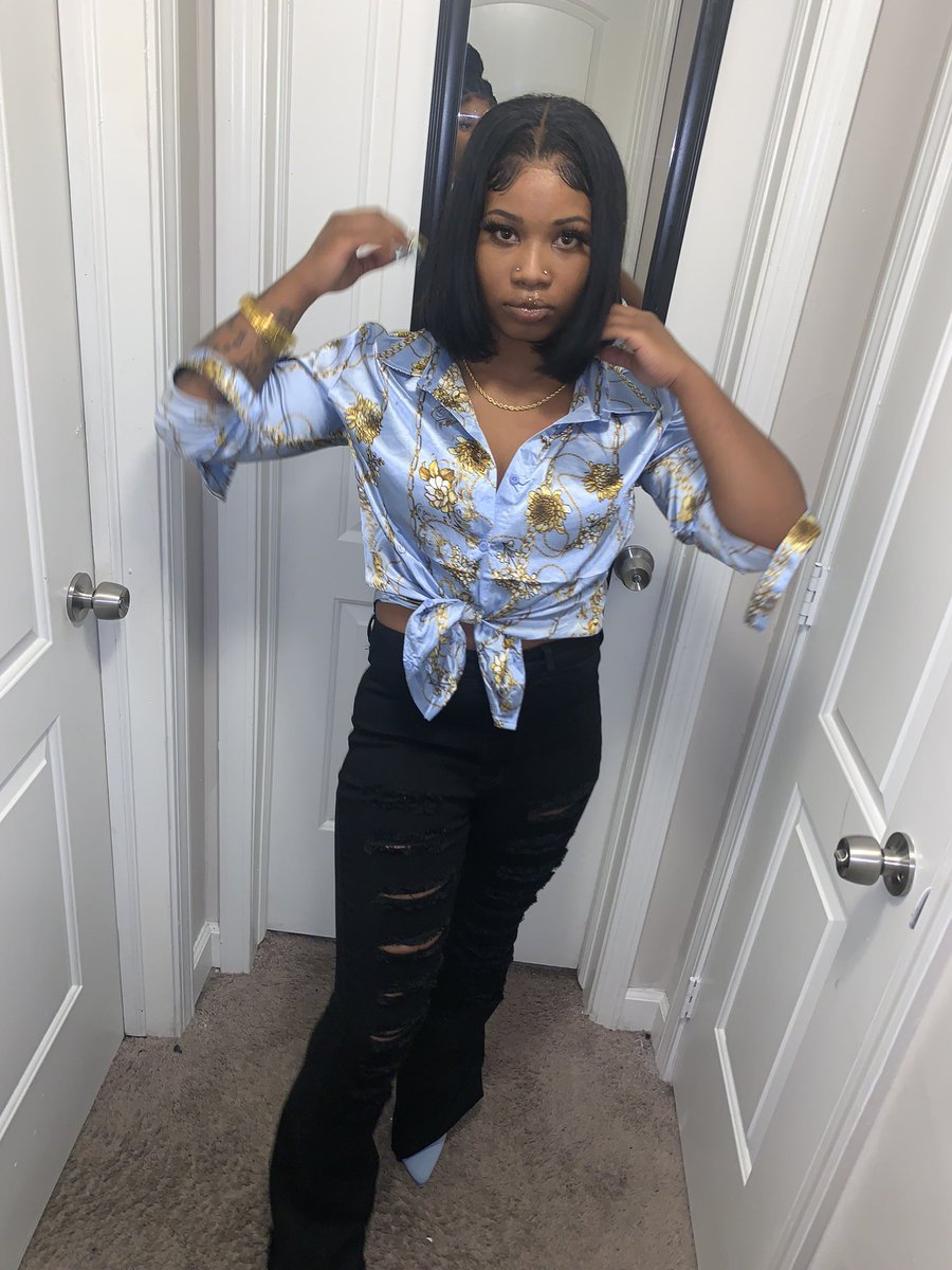 iamRBRoyalty's tweet photo. Switch it up like a light She said I still turn her on 🦋 https://t.co/UUv9aH8OiX