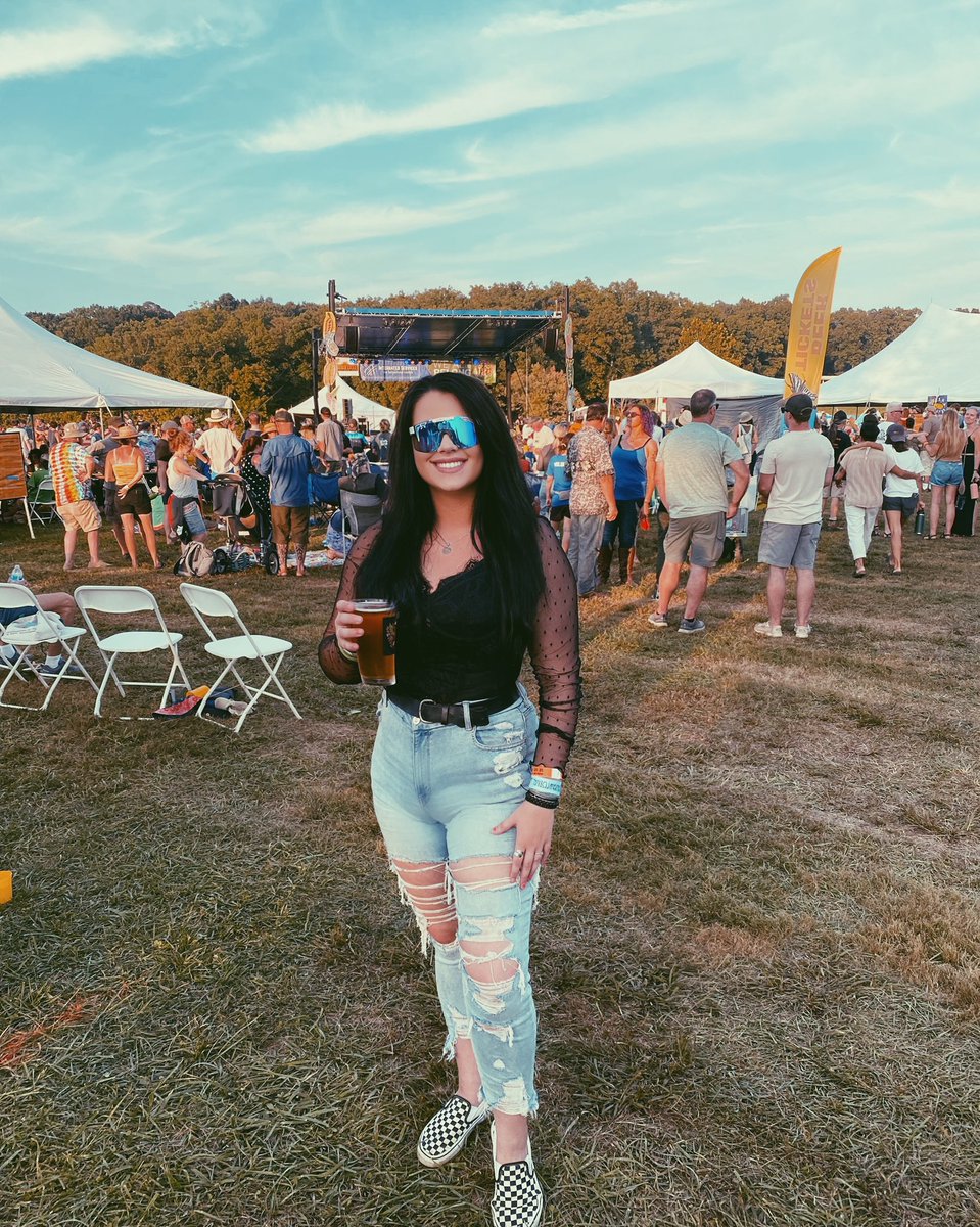 madison_16_23's tweet photo. Just some photos I never posted🖤🧡 https://t.co/8KjmDWbJik