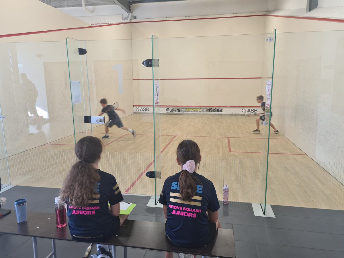 GroveSquashClub's tweet photo. What a great #worldsquashday A brilliant tournament and everyone finishing the afternoon with a big smile on their faces. #happycoach @WorldSquashDay @NottsSquash @englandsr #courtcomeback #backtosquash https://t.co/wsylkeDNUR