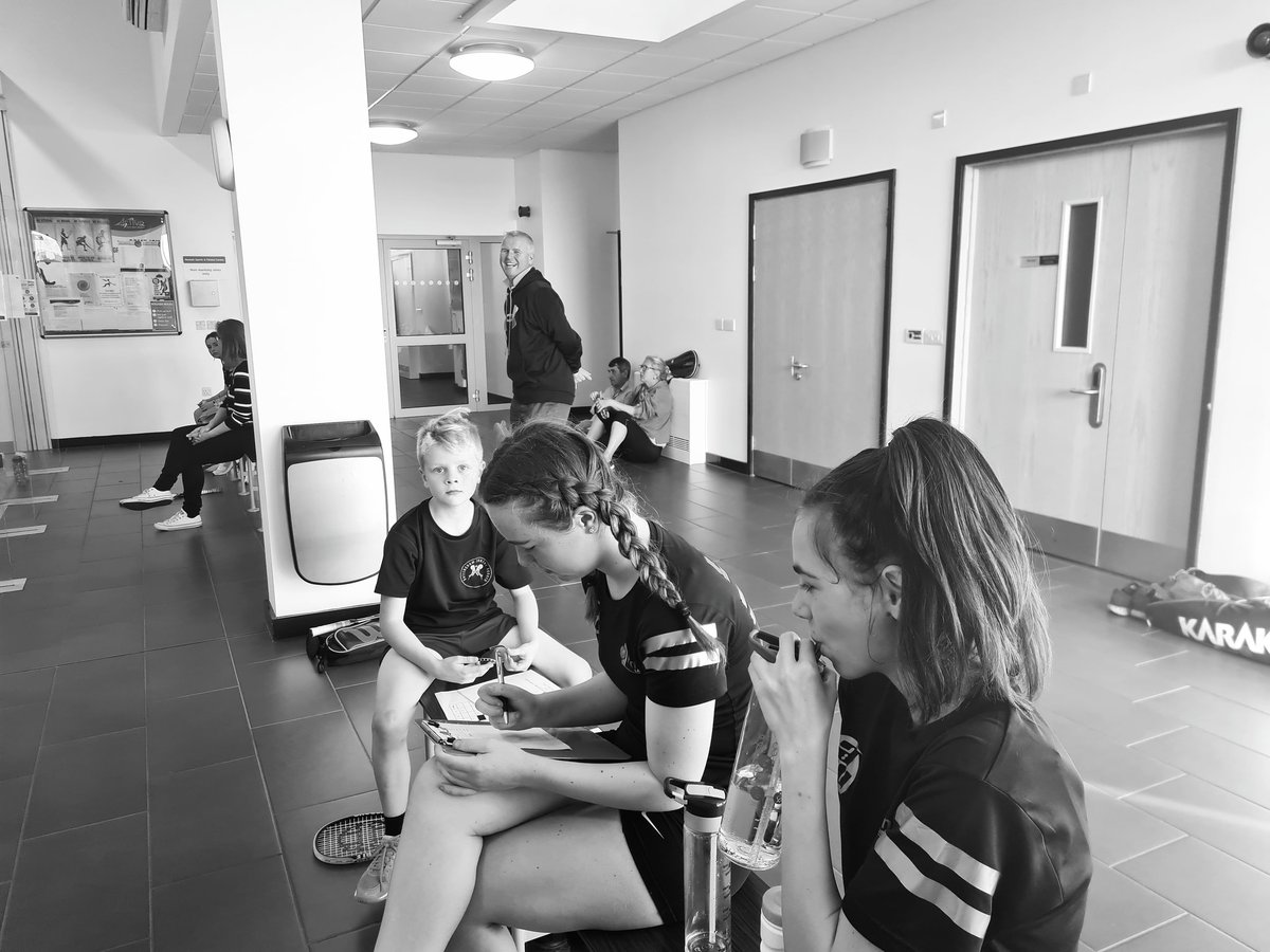GroveSquashClub's tweet photo. What a great #worldsquashday A brilliant tournament and everyone finishing the afternoon with a big smile on their faces. #happycoach @WorldSquashDay @NottsSquash @englandsr #courtcomeback #backtosquash https://t.co/wsylkeDNUR